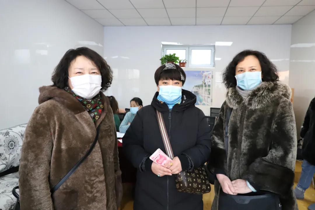 把陳欠解決在十三五,讓職工歡樂迎接新年——黑建一公司為職工發(fā)放陳欠工資紀實